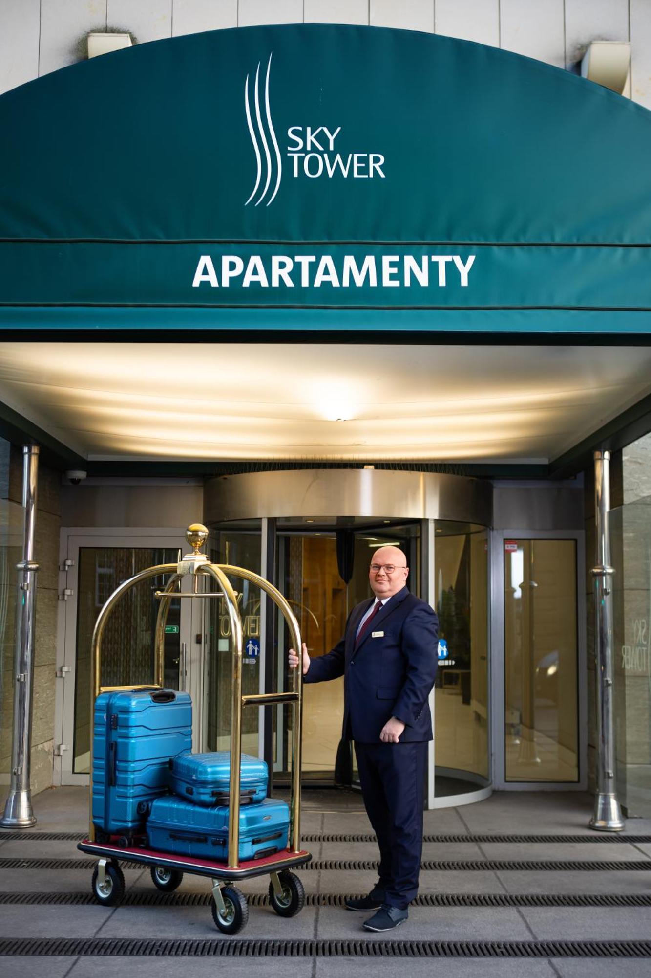 ורוצלב Apartamenty Sky Tower Z Jakuzzi Przy Oknie מראה חיצוני תמונה